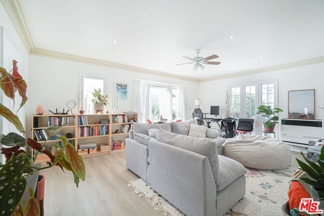 Building Photo - 5139 Marathon St