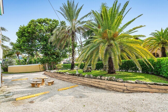 Building Photo - 205 Coral Rd