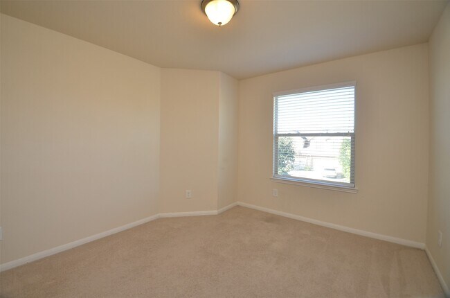 Foto del edificio - 8335 Columbia Forest Dr