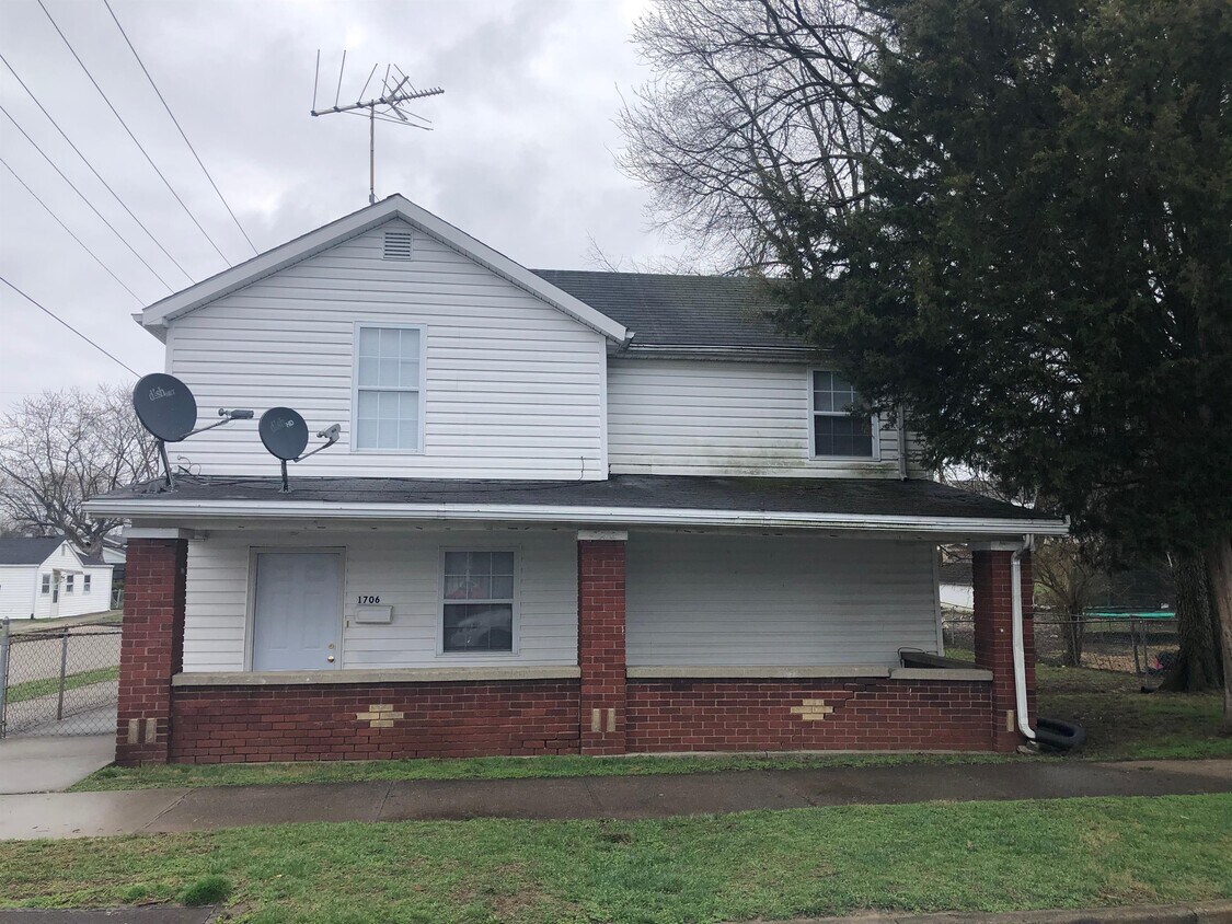 Primary Photo - 1706 See Ave