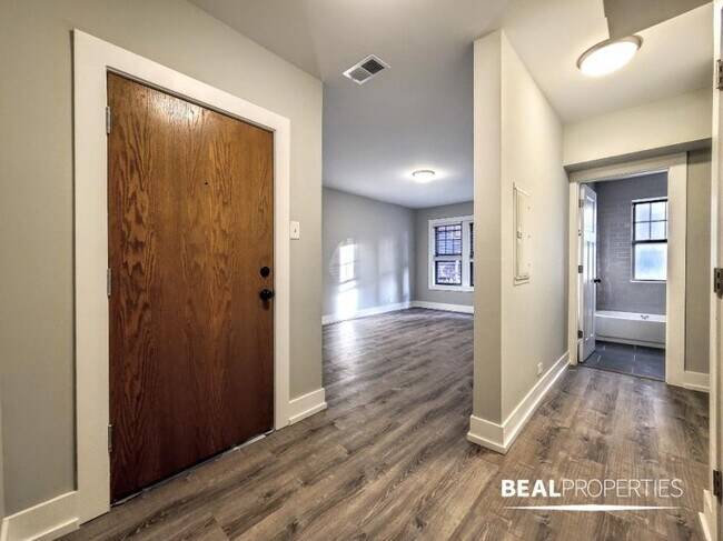 Foto del edificio - 2 bedroom in EVANSTON IL 60202