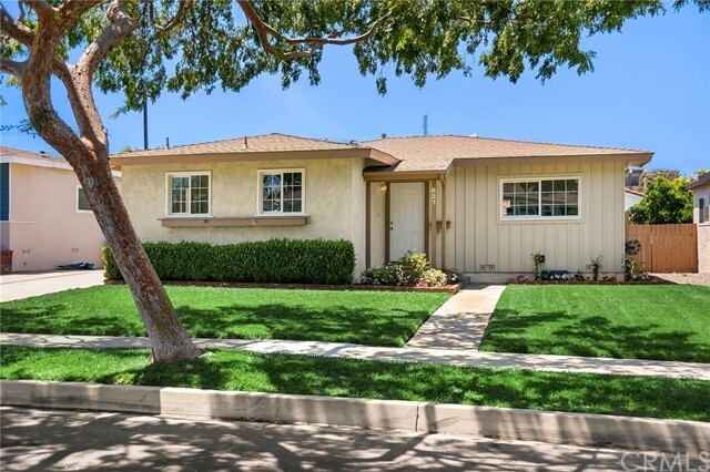 Building Photo - 827 Kornblum Ave.