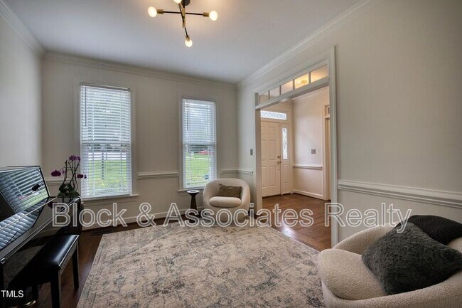 Foto del edificio - 110 Montauk Point Pl