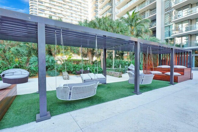 Foto del edificio - 88 SW 7th St