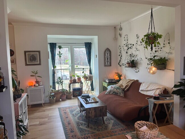 Foto del edificio - "Spacious 4-Bedroom Retreat with Modern Comforts on Settlers Way, Nashville!" Fenced Backyard!