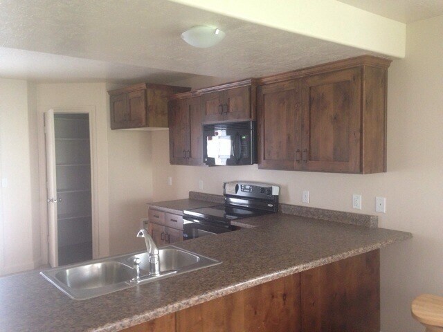 Foto del edificio - Great 4 bedroom Townhouse in Ogden for Rent
