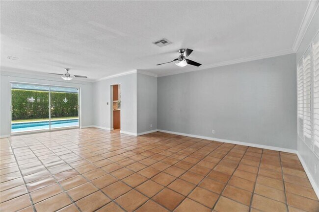 Foto del edificio - 5807 NE 21st Ave