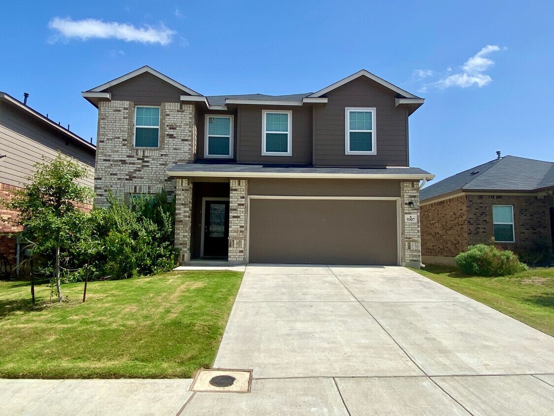 Foto principal - Spacious 4/2.5 beauty ~ Refrigerator/Washe...