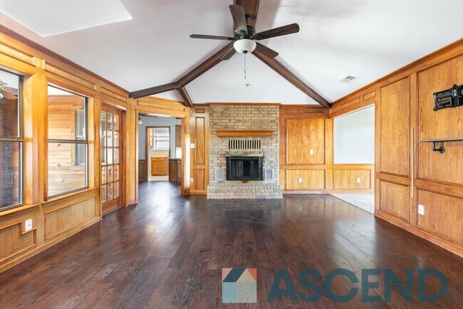 Building Photo - 117 La Fawn Cir