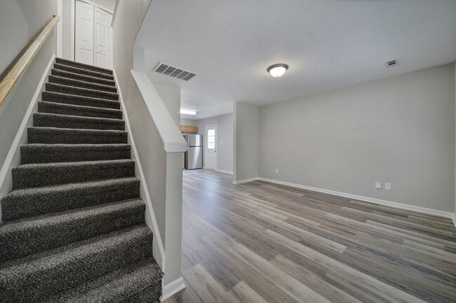 Building Photo - Lovely 4 Bed 2 Bath Home in Charlotte!