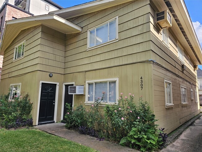 Photo - 4307 W Alabama St House