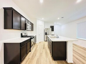 Building Photo - 12342 lariat Run Dr