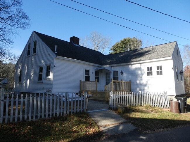 Building Photo - 396 Pearl St