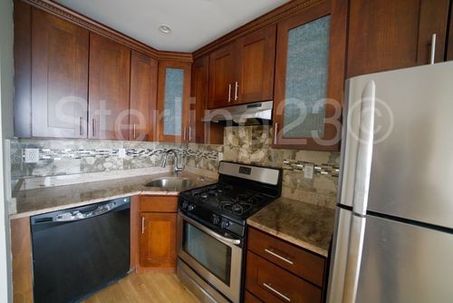 Foto del edificio - 2515 Crescent St
