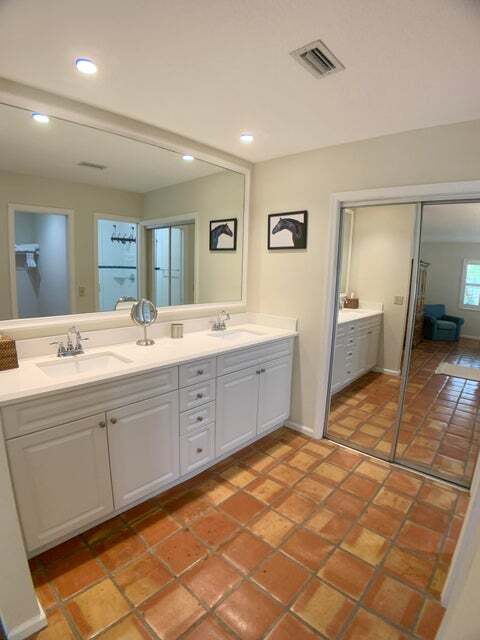 Foto del edificio - 13348 Bedford Mews Ct