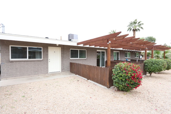 Building Photo - 2206 s granada drive # 3, tempe az