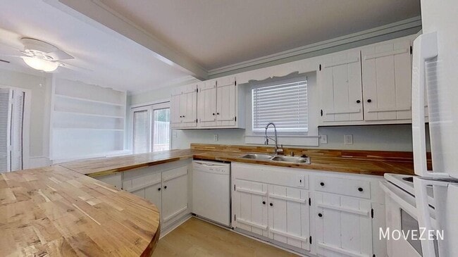 Building Photo - 109 Foxwood Ln