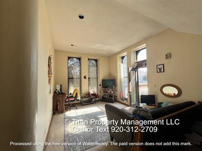 Primary Photo - 207 E Irving Ave