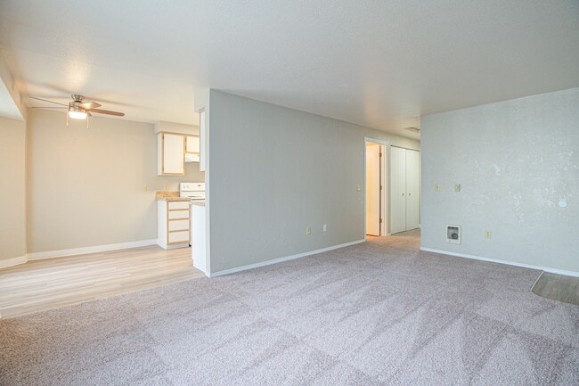 Building Photo - Veri on Sunnyview
