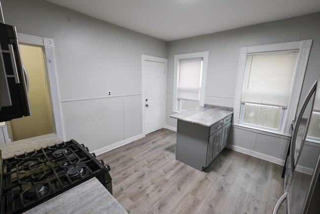 Foto del edificio - 82 Fuller St