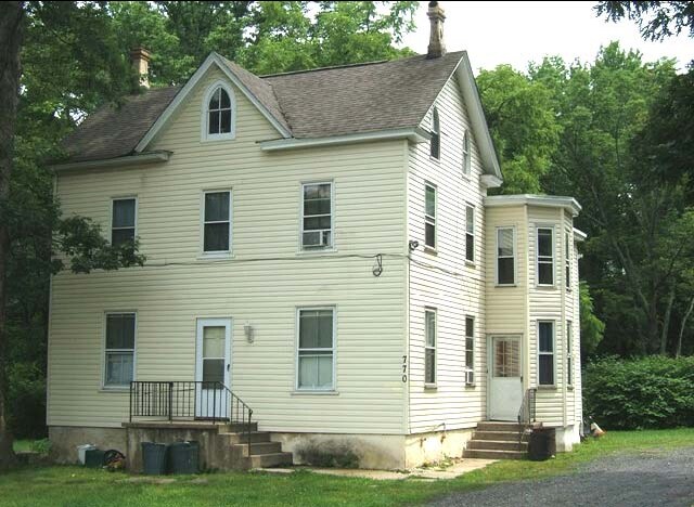 Primary Photo - 770 Woodbourne Rd