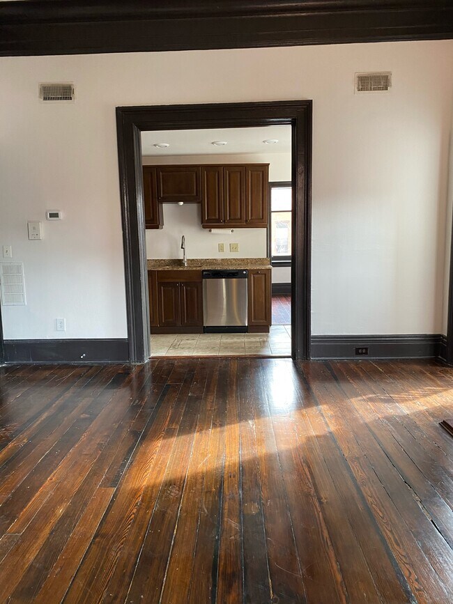 Foto del edificio - 904 N Calvert St