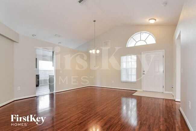 Building Photo - 12706 Kings Lake Dr
