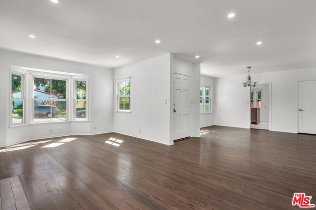 Foto del edificio - 1091 Palm Terrace