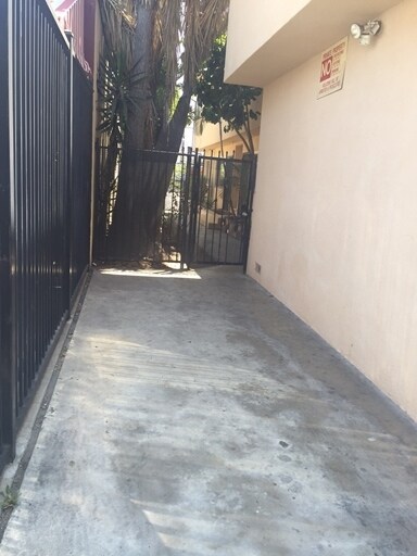 Foto del edificio - 2885 S Robertson Blvd