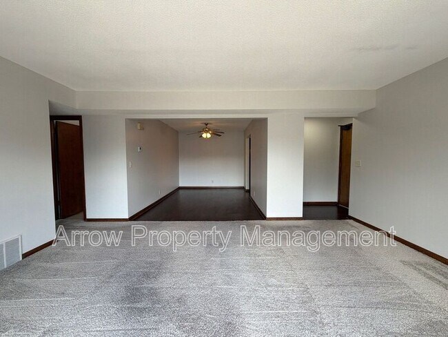 Foto del edificio - 3831 S 46th St