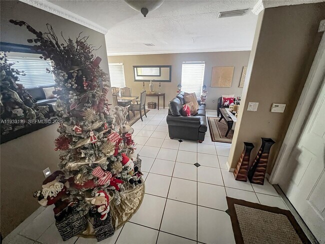 Foto del edificio - 10110 SW 166th Ct