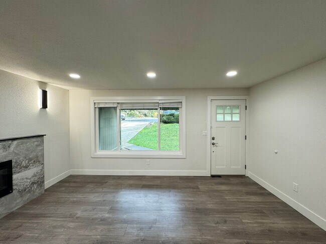 Building Photo - Welcome to HOME!
