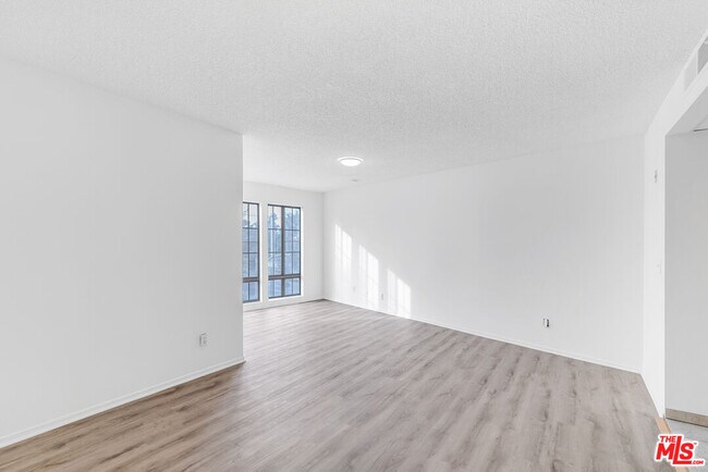 Foto del edificio - 3600 Bagley Ave