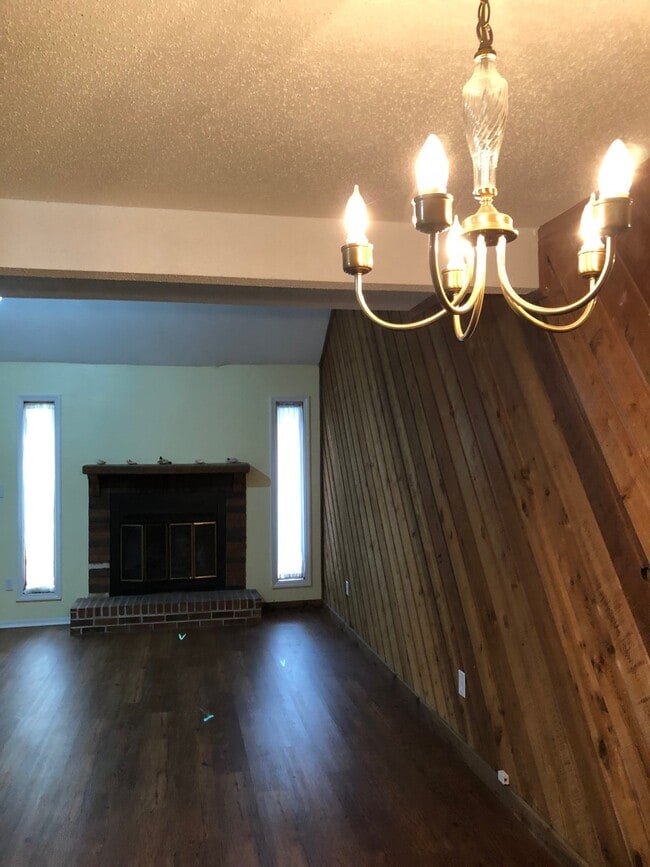 Great Room - 3700 Wiley Ave