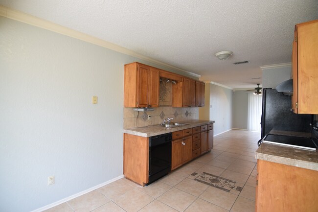 Building Photo - 2708 Casey Dr