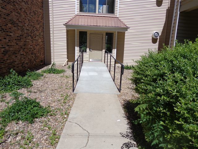 Foto del edificio - Spacious 1 bed Great location off Sable an...