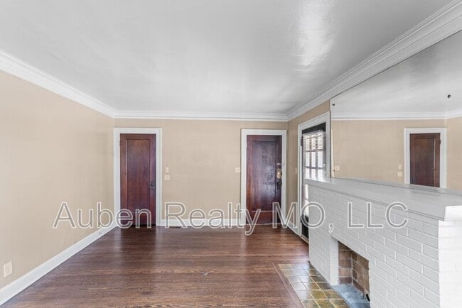 Building Photo - 5303 Charlotte St