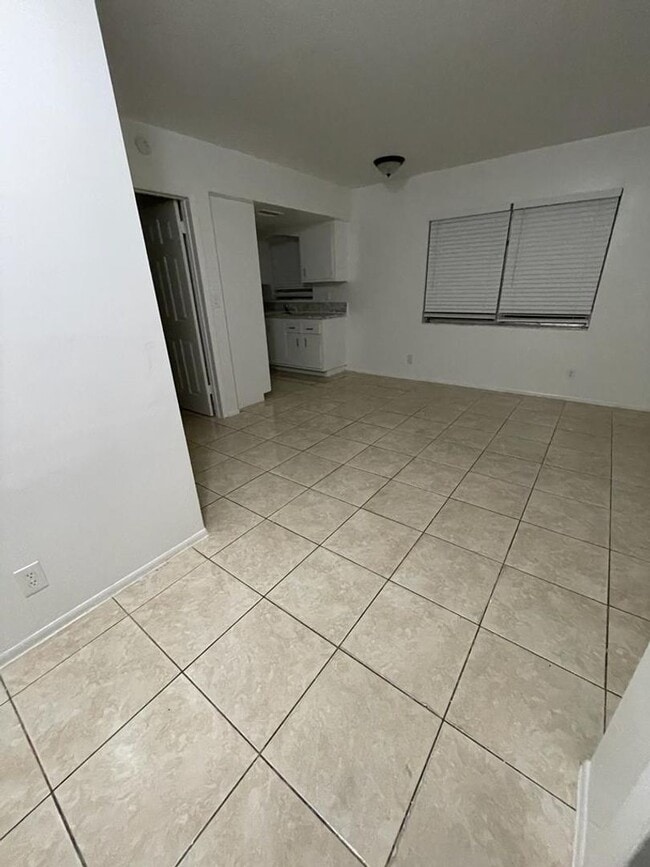Photo - 3498 NE 11 Ave Apartment