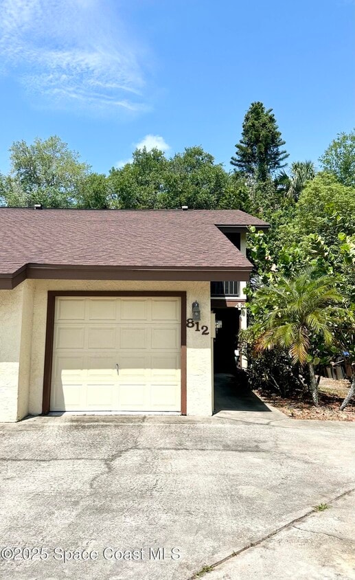 Primary Photo - 812 Indian River Ave