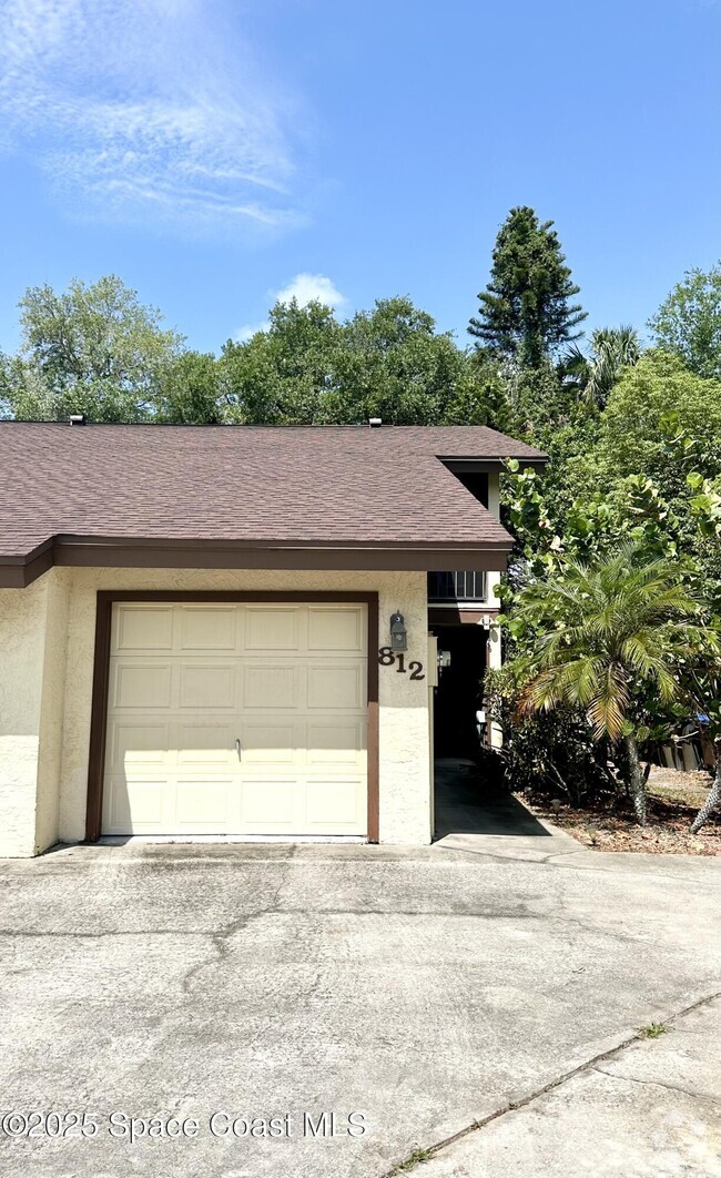 Building Photo - 812 Indian River Ave