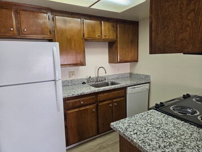 Foto del edificio - 9669-9671 Lake Natoma Drive