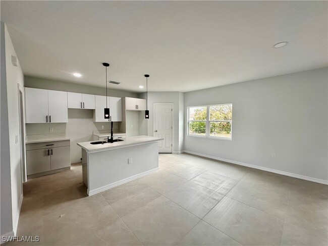 Building Photo - 2614 39th St SW