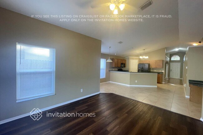 Foto del edificio - 7626 Clovelly Park Pl