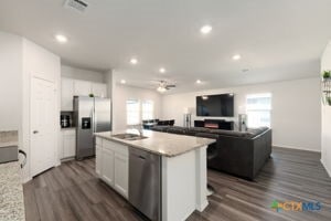 Building Photo - 141 Hugh Dr