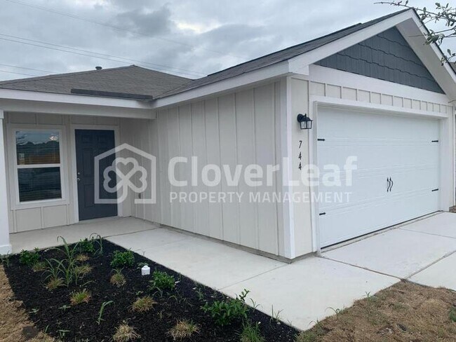 Building Photo - 744 Shoal Crk
