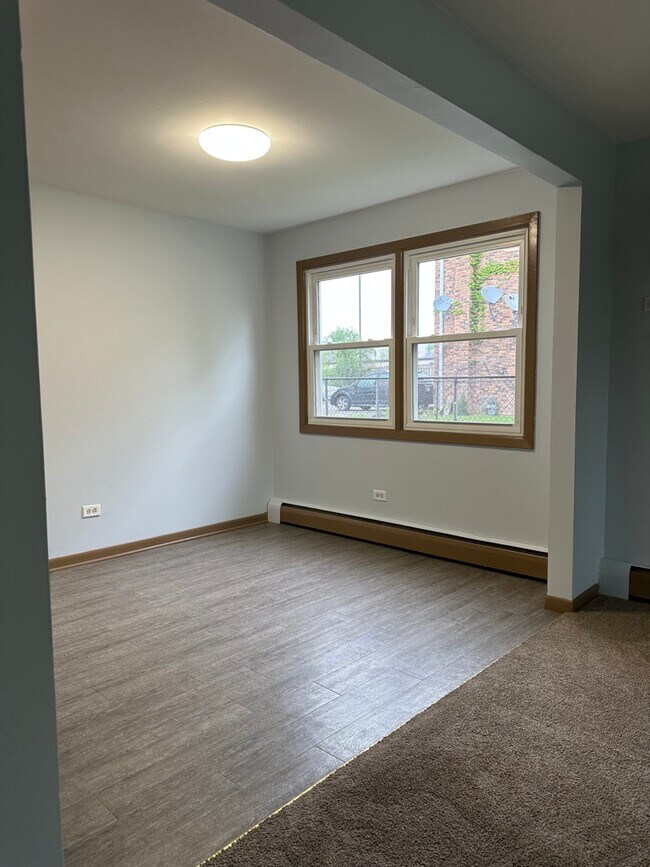 Building Photo - 8020 W 84th St