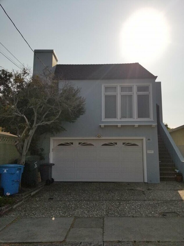 Foto principal - 2 bedroom in San Bruno CA 94066
