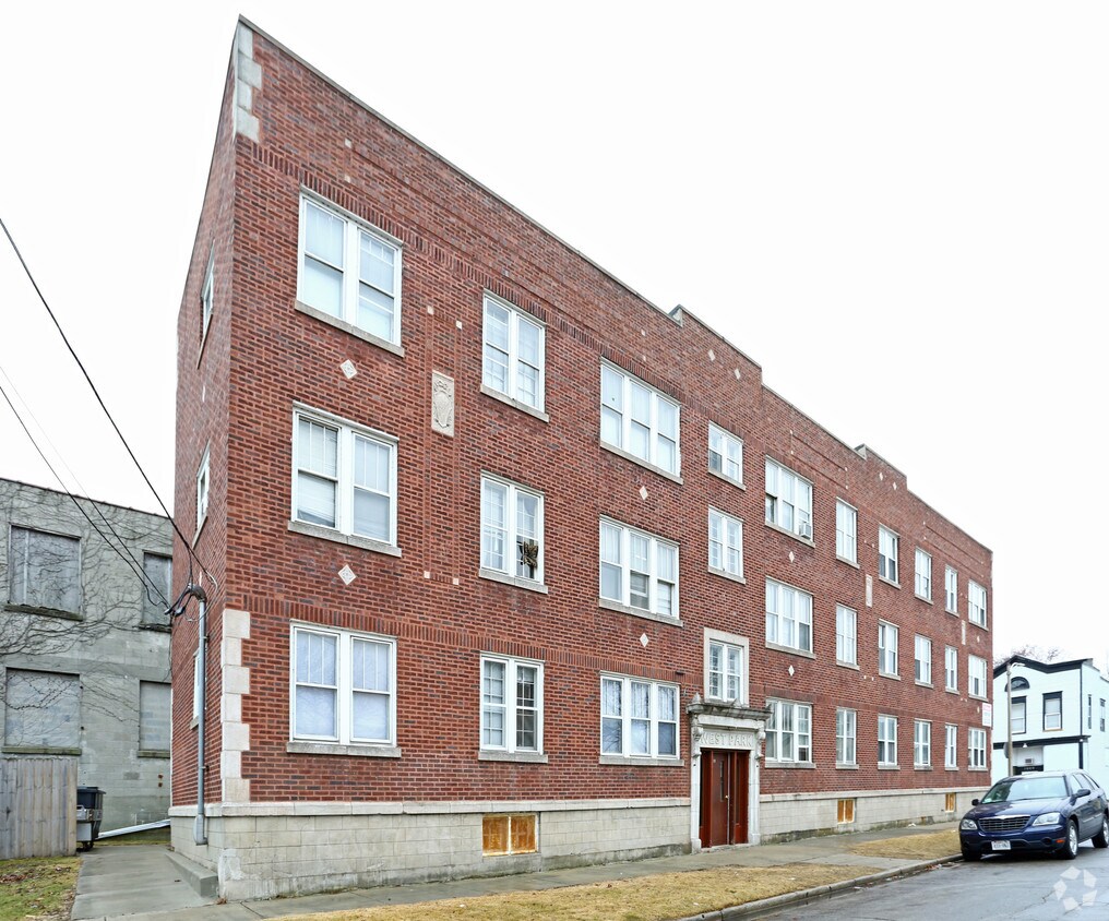Building Photo - 1001 Villa St