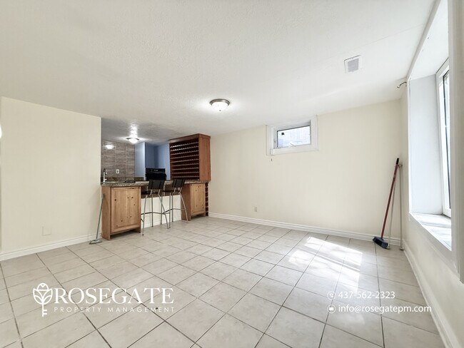 Photo du bâtiment - Spacious 2-Bedroom Basement Apartment in Scarborough | All Utilities Included + Parking