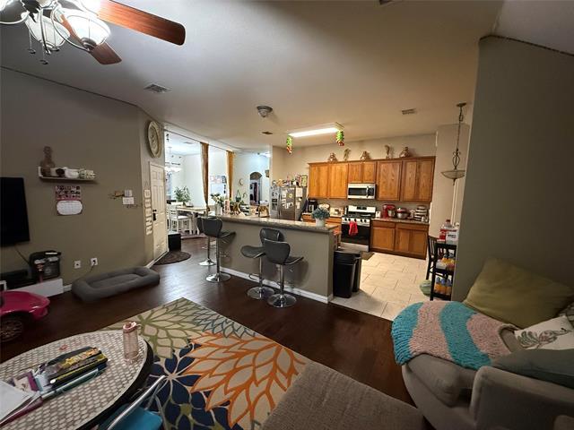 Foto del edificio - 1619 Mineral Springs Dr
